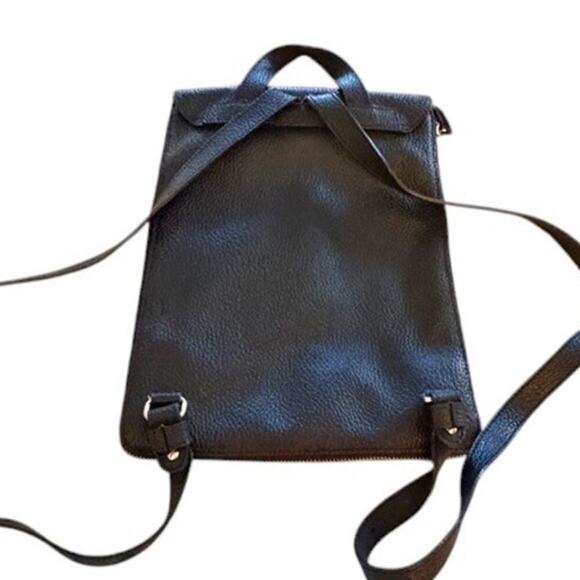 Mazzini Black Leather Expandable Backpack